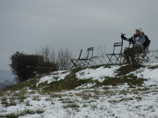 Assise, guettant le Valier?